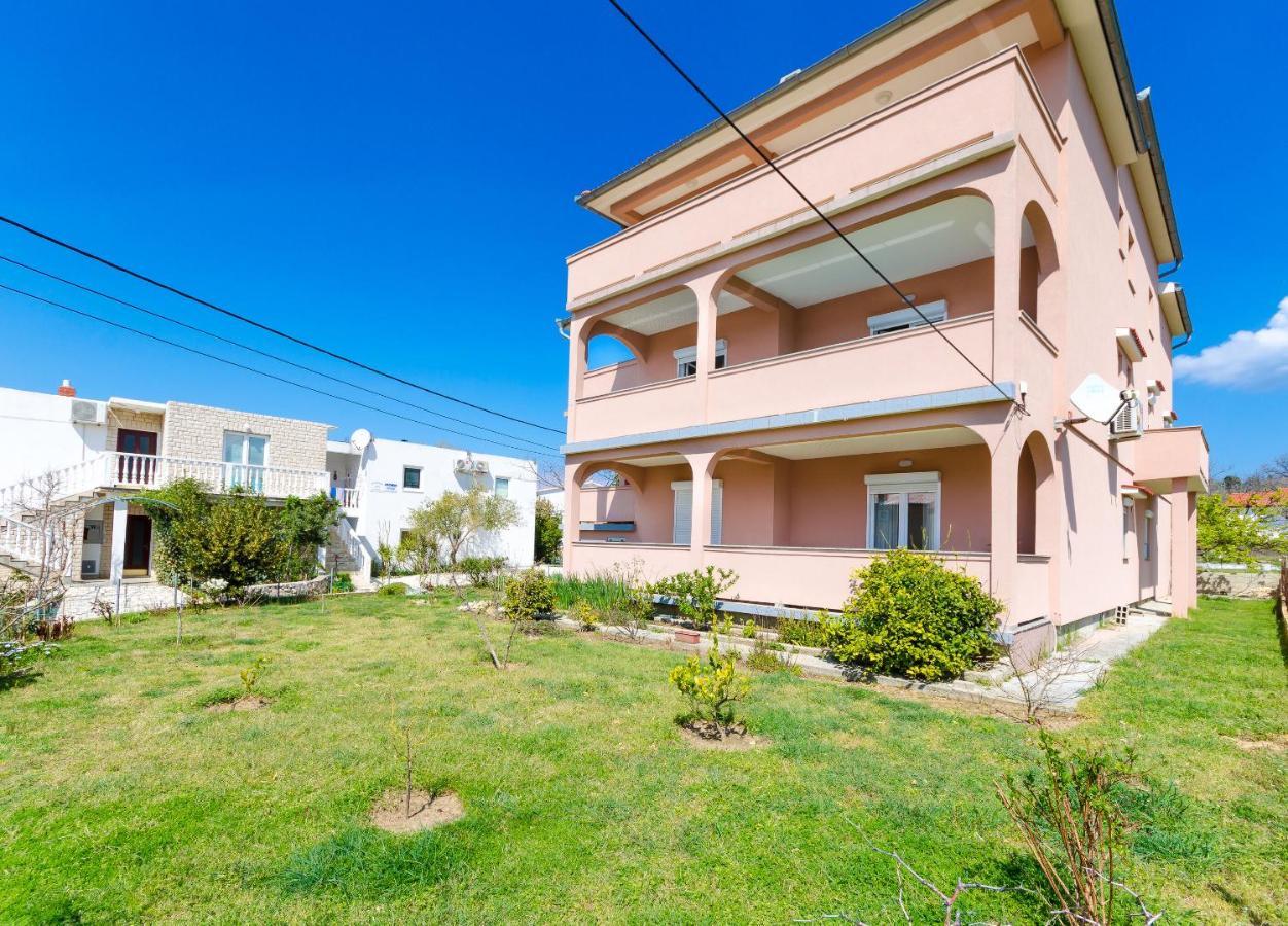 Apartments And Room Ljubica Lopar Exterior foto
