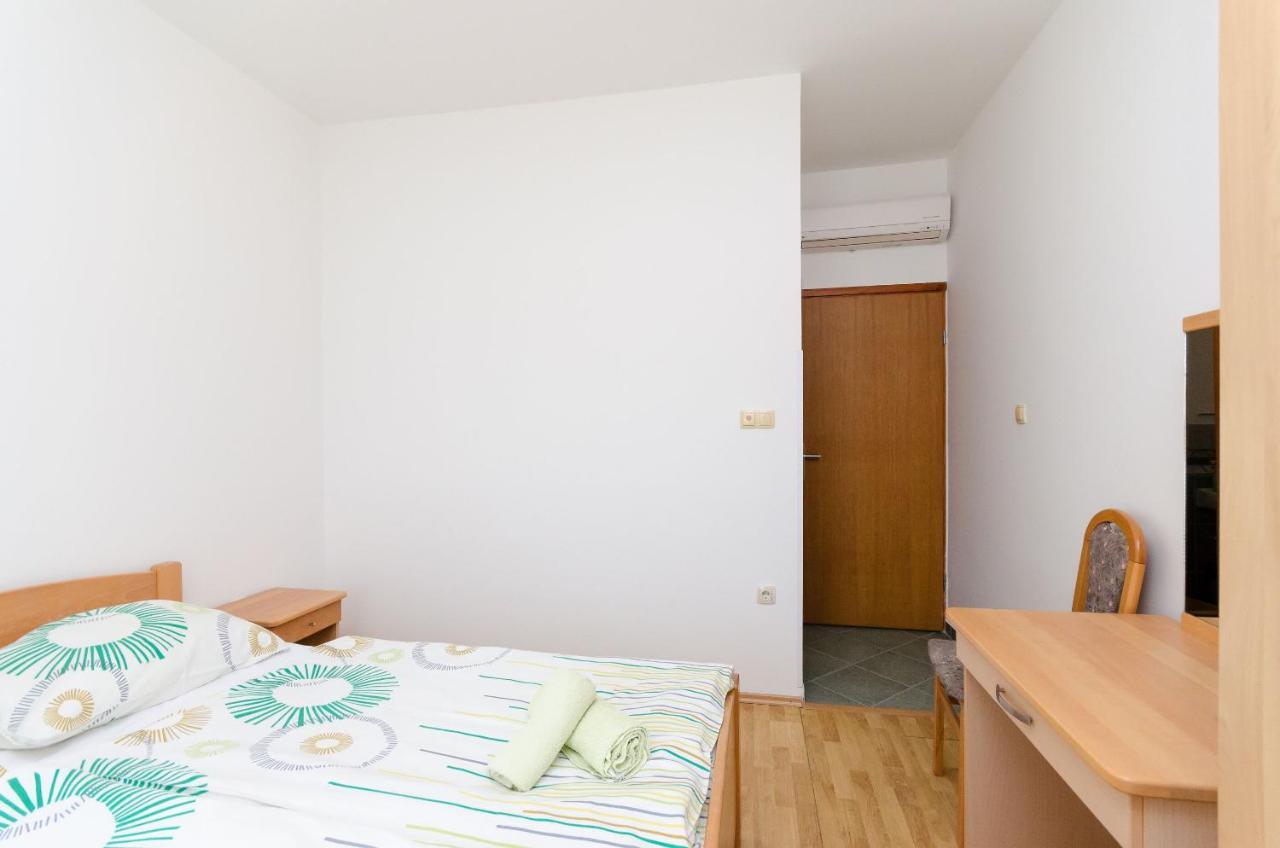 Apartments And Room Ljubica Lopar Exterior foto