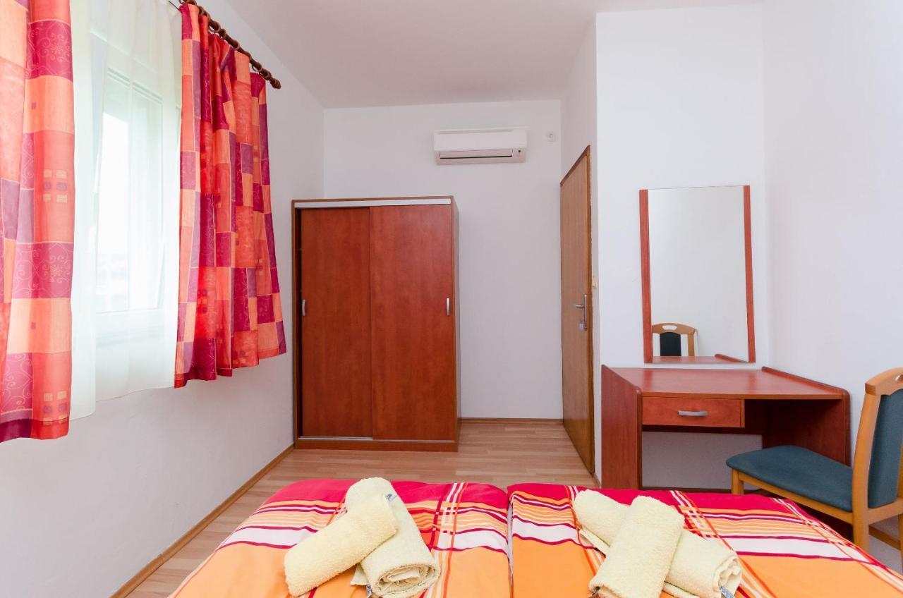 Apartments And Room Ljubica Lopar Exterior foto