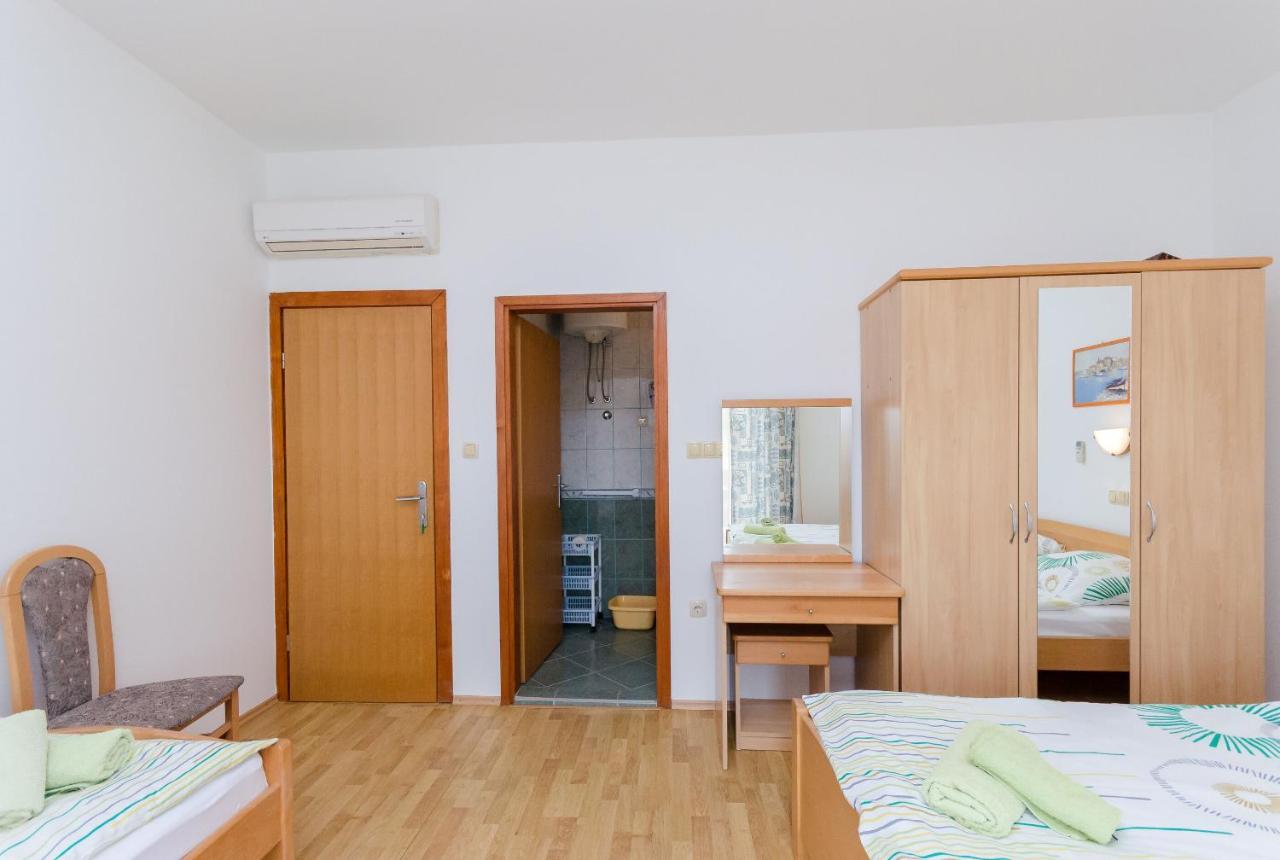 Apartments And Room Ljubica Lopar Exterior foto