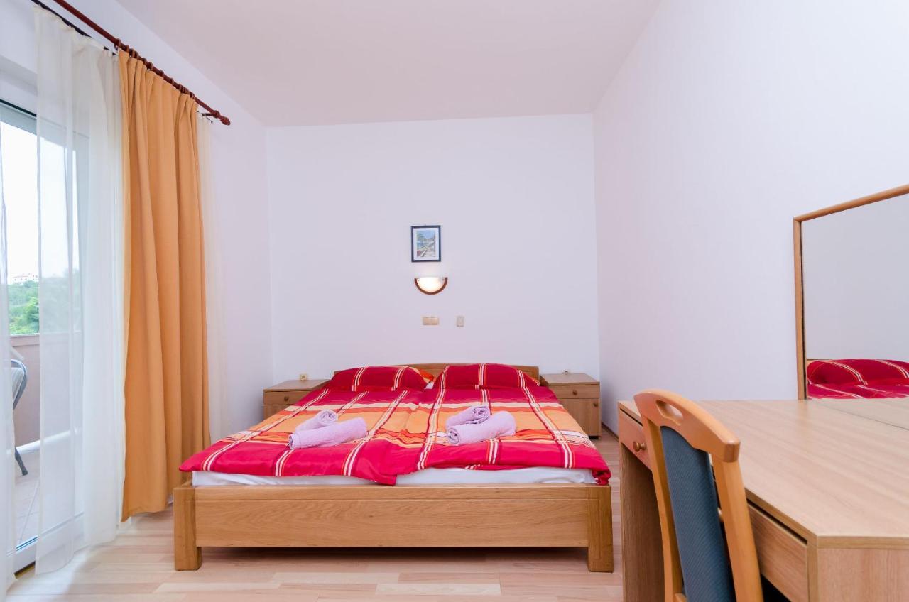 Apartments And Room Ljubica Lopar Exterior foto